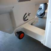 Poste de travail avec repose pied